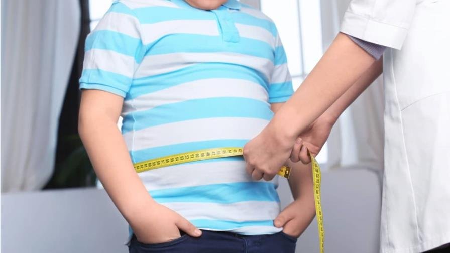 La obesidad infantil supera por primera vez al bajo peso a nivel mundial, advierte Unicef
