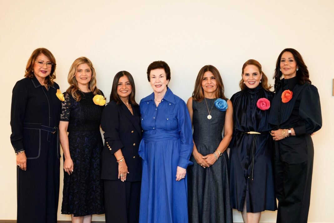 Lanzan en Santiago Voluntariado Pro Maternidad Doña Renée Klang de Guzmán Lanzan en Santiago Voluntariado Pro Maternidad Doña Renée Klang de Guzmán