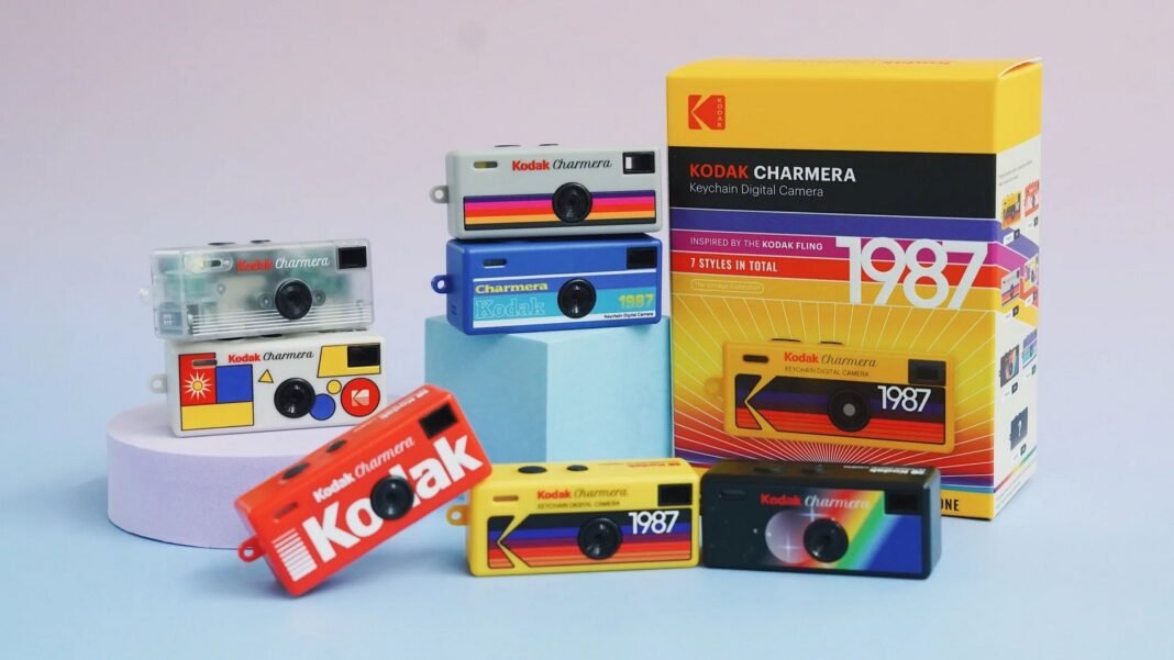 Las nuevas cámaras retro de Kodak que se llevan en el llavero y solo cuestan 25 euros, se agotan antes de salir a la venta Las nuevas cámaras retro de Kodak que se llevan en el llavero y solo cuestan 25 euros, se agotan antes de salir a la venta