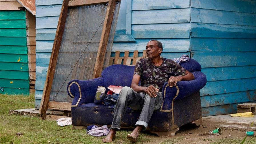 “Lo perdimos todo”: más de cien casas afectadas por inundaciones en El Rosario de Azua “Lo perdimos todo”: más de cien casas afectadas por inundaciones en El Rosario de Azua