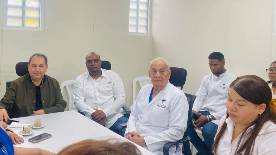 Mario Lama realiza recorrido por el Hospital Regional Doctor Antonio Musa