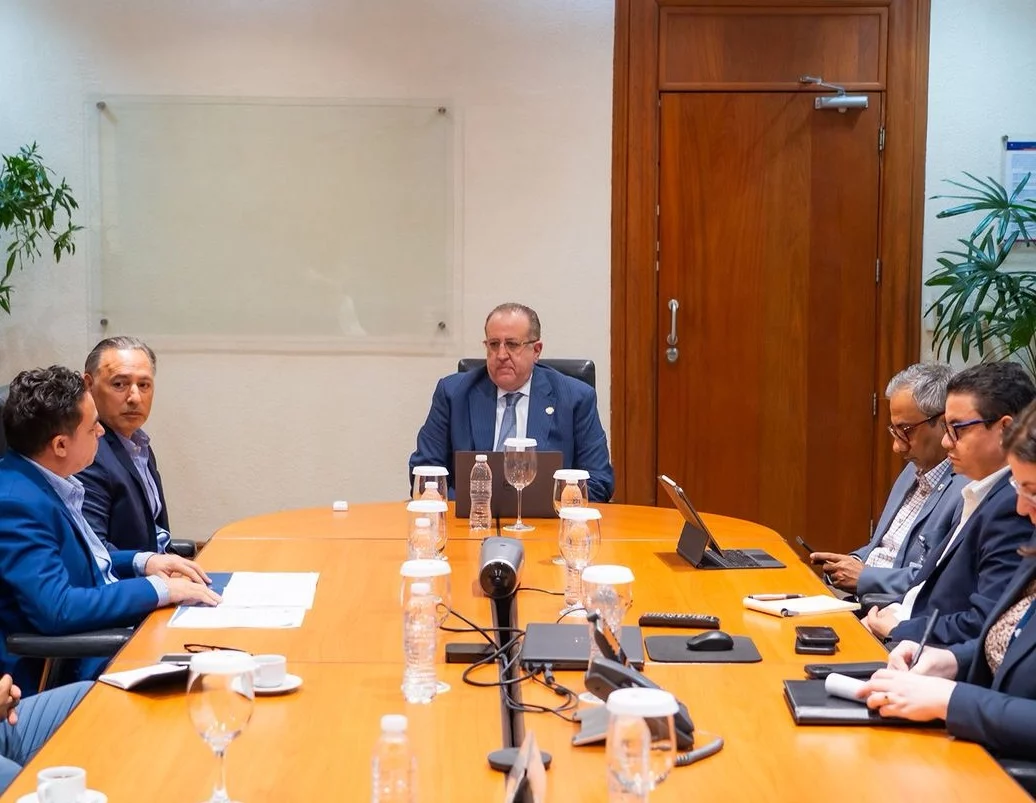 Ministro Magín Díaz sostiene diálogo con gremios y sectores productivos