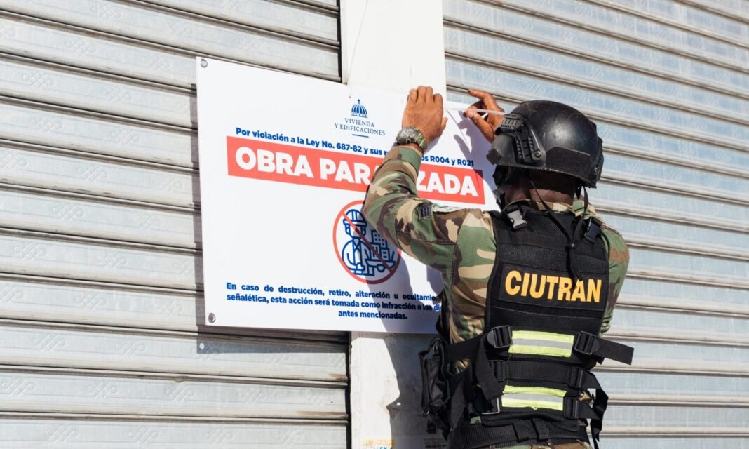 MIVED paraliza naves y plazas comerciales en el Gran Santo Domingo por riesgos estructurales e incumplimiento de permisos