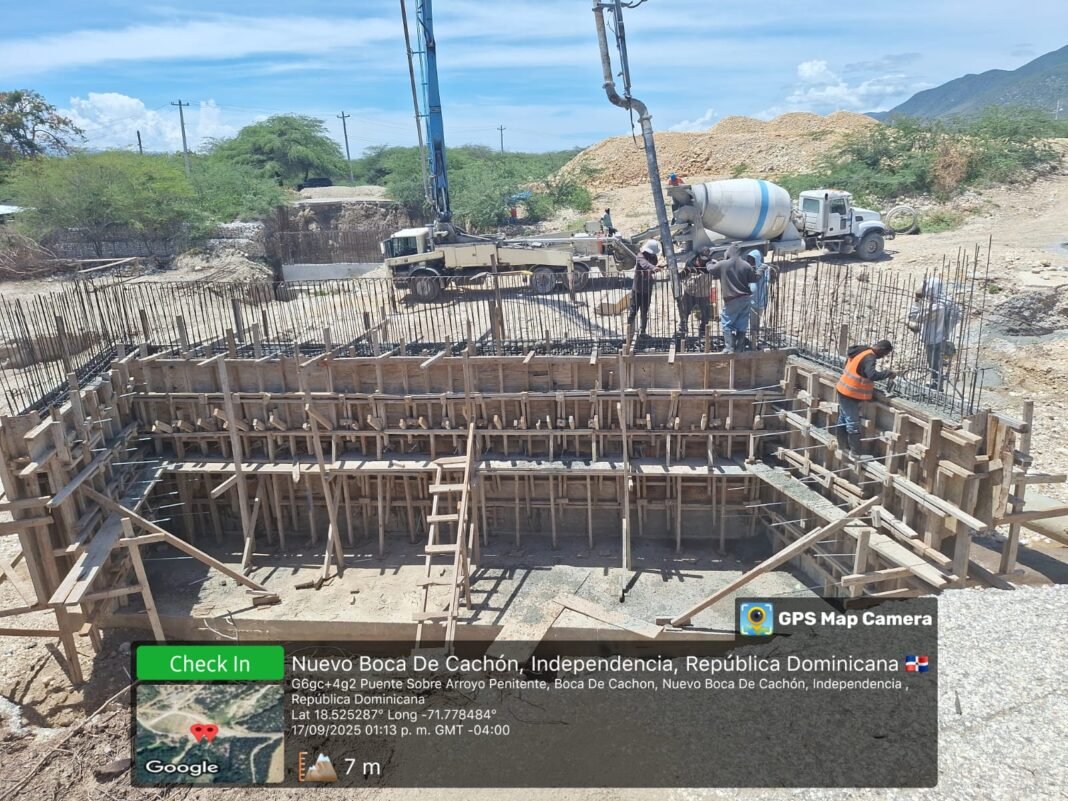 MOPC aclara puente entre Villa Jaragua y Jimaní está en construcción; colapso corresponde a estructura provisional