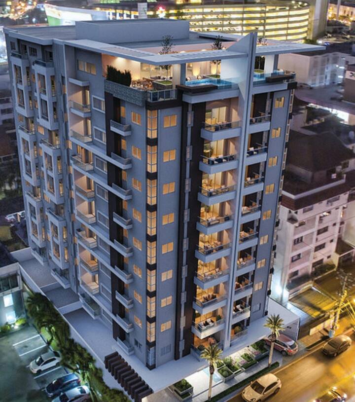 Mujer se lanza de un tercer piso en Piantini tras intentar huir de varios hombres