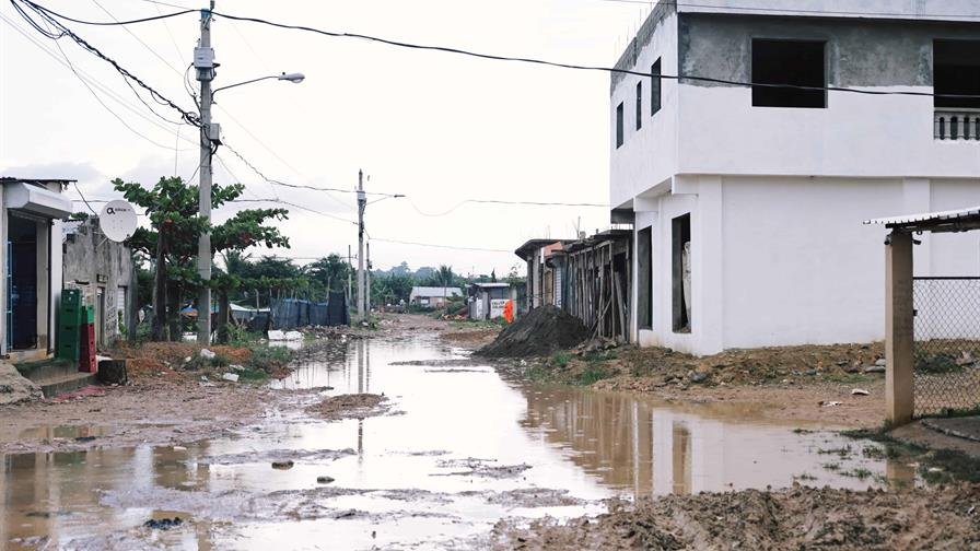 ”Nadie hace nada”, así describe las inundaciones por lluvia residente del sector Juan Guzmán ”Nadie hace nada”, así describe las inundaciones por lluvia residente del sector Juan Guzmán