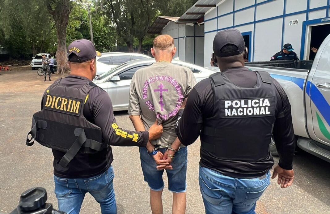 Policía arresta a uno de los implicados en asalto viral a anciano de 82 años en Santiago Policía arresta a uno de los implicados en asalto viral a anciano de 82 años en Santiago