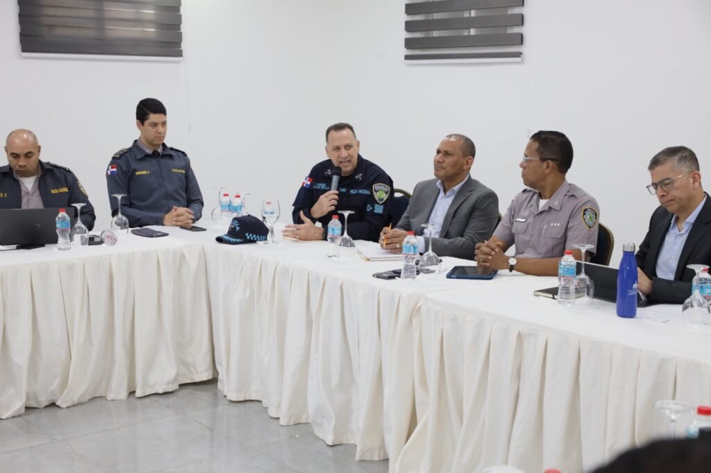 Policía Nacional evalúa avances de la segunda etapa del Nuevo Modelo de Servicio Policial con aporte estratégico de instructores colombianos