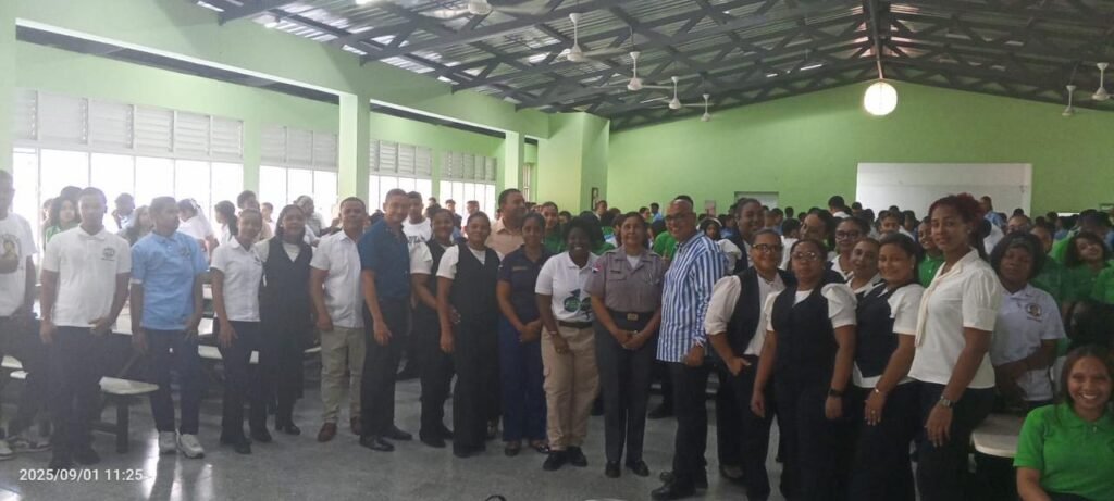 Policía Nacional fortalece jornada de sensibilización sobre consecuencias del consumo de sustancias prohibidas en estudiantes de Altamira, Puerto Plata