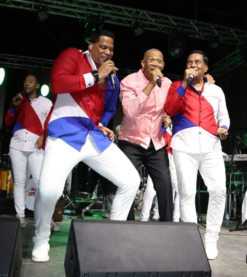 Robert Jeandor: el arubeño que el merengue le robó a la tumba, familia pide le envíen mensajes a su isla Robert Jeandor: el arubeño que el merengue le robó a la tumba, familia pide le envíen mensajes a su isla