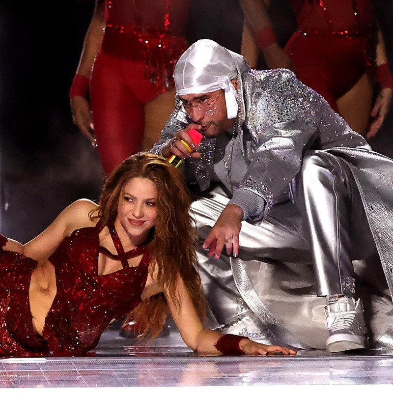 Shakira y JLo respaldan a Bad Bunny tras ser confirmado para actuar en el Super Bowl 2026