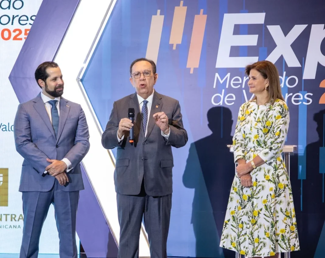 SIMV inaugura Expo Mercado de Valores 2025 con respaldo del Gobierno y figuras clave del sector económico y financiero SIMV inaugura Expo Mercado de Valores 2025 con respaldo del Gobierno y figuras clave del sector económico y financiero