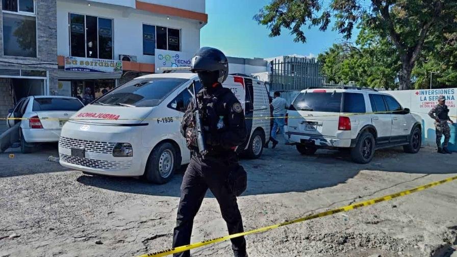 Suspenden agentes de la Policía que ultimaron a cinco hombres en Santiago Suspenden agentes de la Policía que ultimaron a cinco hombres en Santiago
