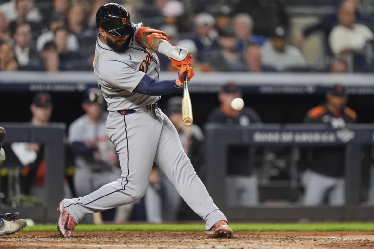 Torres impulsa 3 y guía a Tigres sobre Yankees . Otros resultados Torres impulsa 3 y guía a Tigres sobre Yankees . Otros resultados