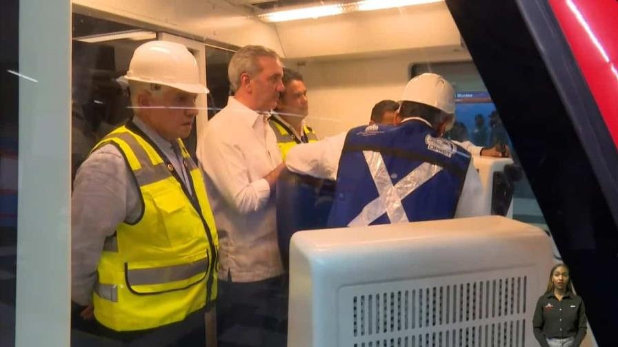 Tras concluir recorrido en el Metro de Los Alcarrizos, Abinader dice que “prueba fue satisfactoria”