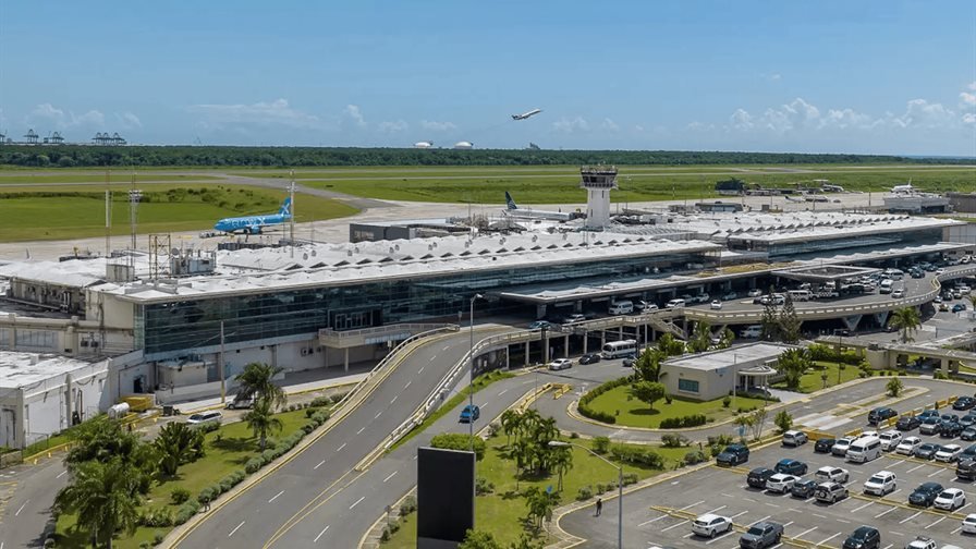 Un apagón paraliza las operaciones en el Aeropuerto de Las Américas desde esta mañana Un apagón paraliza las operaciones en el Aeropuerto de Las Américas desde esta mañana
