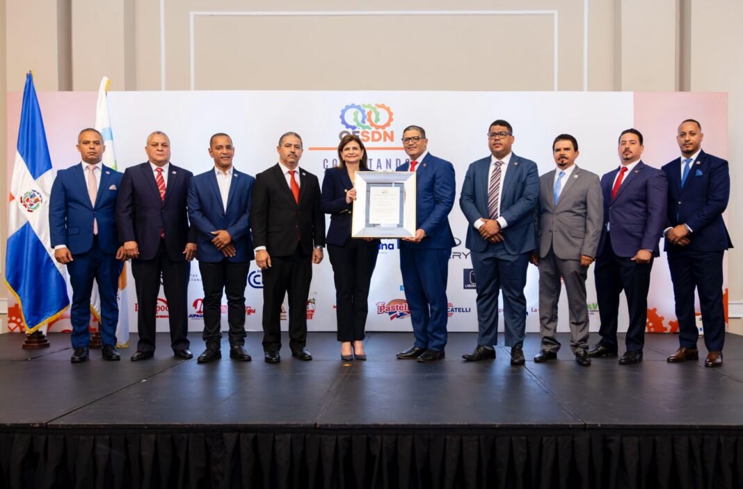 Vicepresidenta Raquel Peña y el CESDN unen fuerzas en “Conectando Empresarios 2025” Vicepresidenta Raquel Peña y el CESDN unen fuerzas en “Conectando Empresarios 2025”