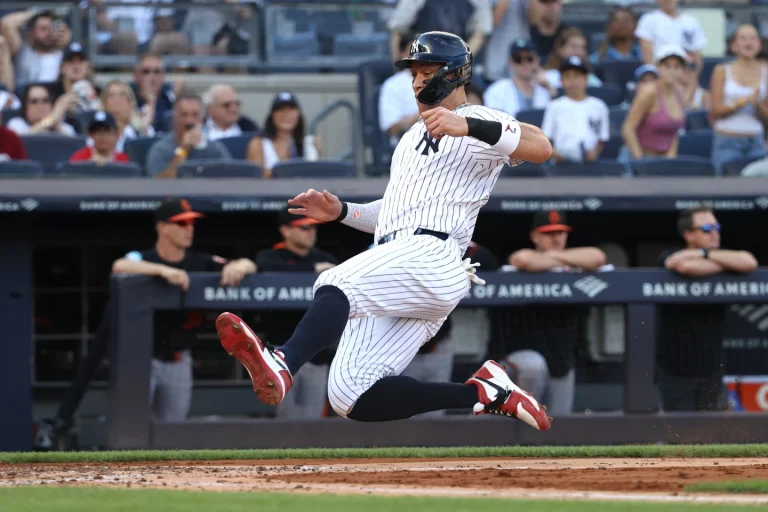 Yankees vencen 3-2 a los Orioles para cerrar con racha de 8 triunfos, pero encaminados a terminar 2.º en el Este de la LA