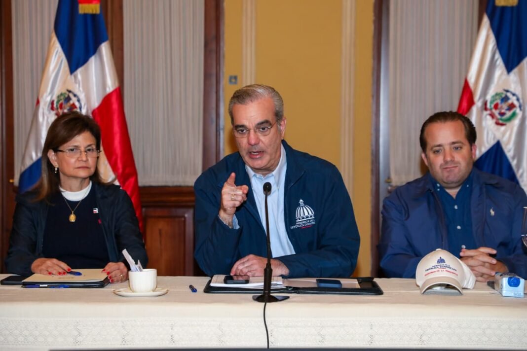 Abinader mantiene para este sábado suspensión de labores en provincias en alerta roja Abinader mantiene para este sábado suspensión de labores en provincias en alerta roja
