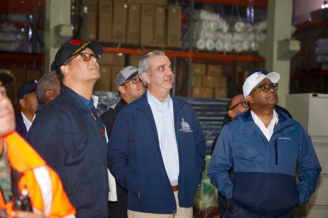 Abinader supervisa uso de drones del 911 para llevar ayuda a zonas afectadas por la tormenta Melissa Abinader supervisa uso de drones del 911 para llevar ayuda a zonas afectadas por la tormenta Melissa