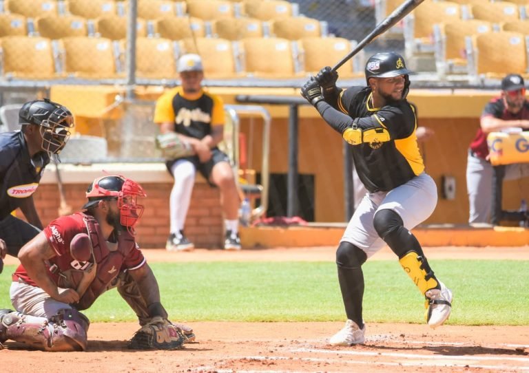 Águilas Cibaeñas apabullan a los Gigantes en juego de pretemporada