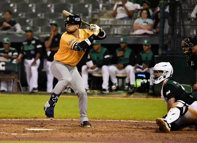 Águilas remontan y vencen Estrellas con solido bullpen y ofensiva de Escarra, Aderlin y Taveras Águilas remontan y vencen Estrellas con solido bullpen y ofensiva de Escarra, Aderlin y Taveras