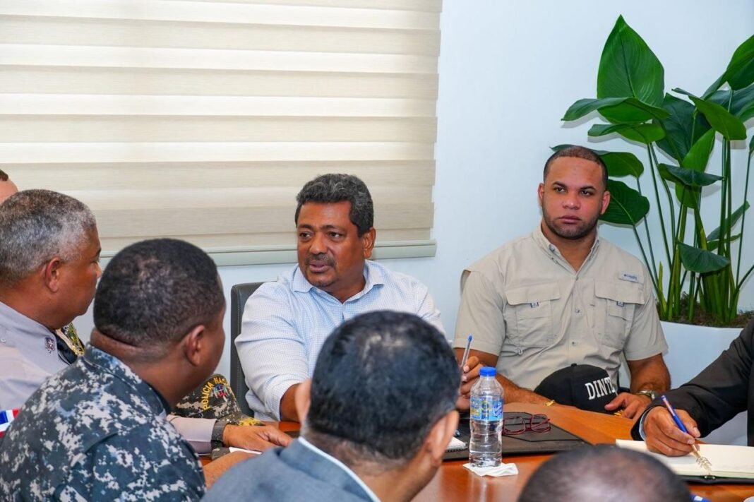 Alcalde de Los Alcarrizos entrega Plan Estratégico Municipal de Seguridad a autoridades judiciales y policiales Alcalde de Los Alcarrizos entrega Plan Estratégico Municipal de Seguridad a autoridades judiciales y policiales
