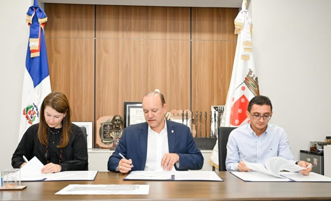 Alcaldía de Santiago y Ágora Center firman acuerdo para renovar la avenida Juan Pablo Duarte Alcaldía de Santiago y Ágora Center firman acuerdo para renovar la avenida Juan Pablo Duarte