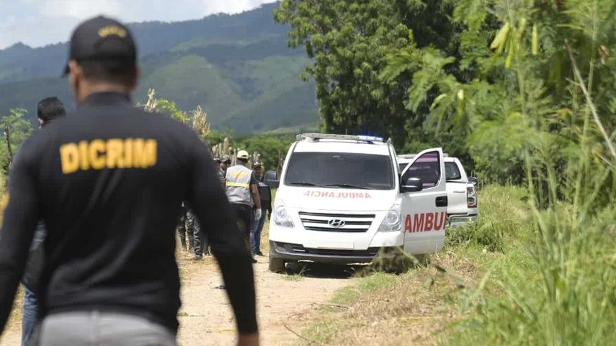 Analizan cámaras de seguridad cerca de la casa de hombre hallado muerto tras esposa recibir nota Analizan cámaras de seguridad cerca de la casa de hombre hallado muerto tras esposa recibir nota