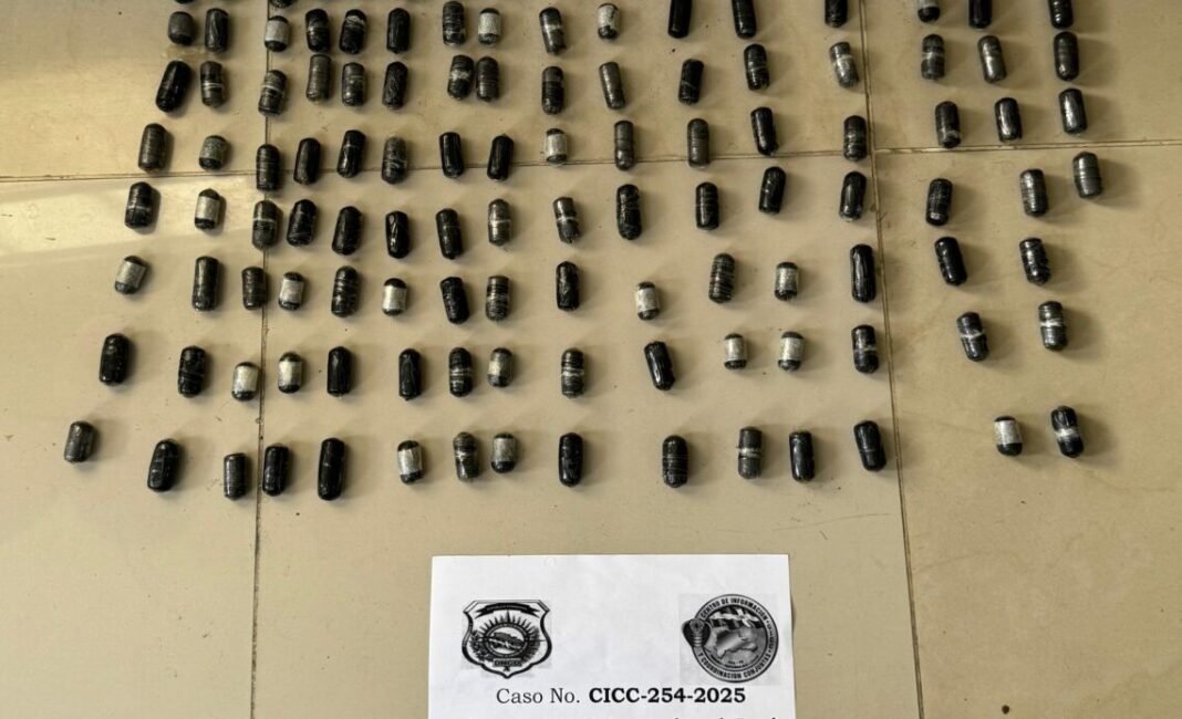 Arrestan en el AILA a francés con cápsulas de cocaína en el estómago Arrestan en el AILA a francés con cápsulas de cocaína en el estómago