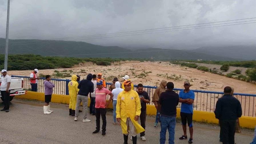 Autoridades activan el comité de emergencia ante la crecida del río Blanco en Jimaní Autoridades activan el comité de emergencia ante la crecida del río Blanco en Jimaní