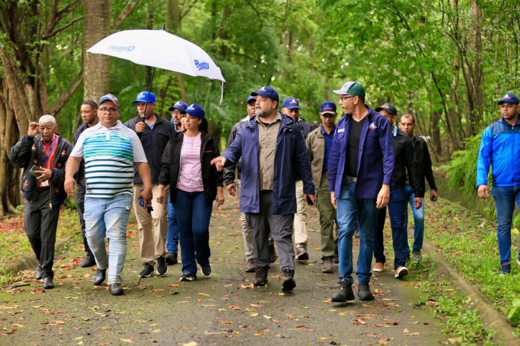 Autoridades supervisan limpieza de cañadas en SDN tras paso de la tormenta Melissa