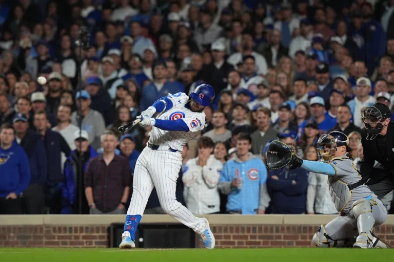 Boyd y Happ guían a los Cubs 6–0 sobre los Brewers y fuerzan un Juego 5 en la NLD Boyd y Happ guían a los Cubs 6–0 sobre los Brewers y fuerzan un Juego 5 en la NLD