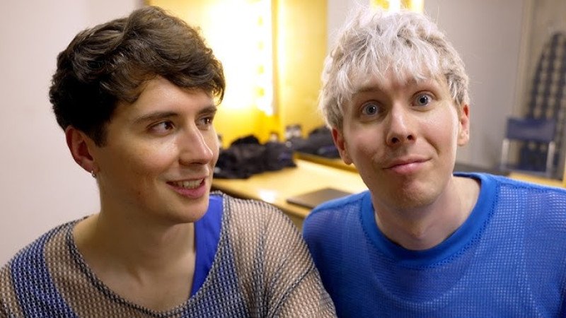 Dan Howell y Phil Lester, un popular dúo de youtubers, confirman que son pareja desde hace 16 años Dan Howell y Phil Lester, un popular dúo de youtubers, confirman que son pareja desde hace 16 años