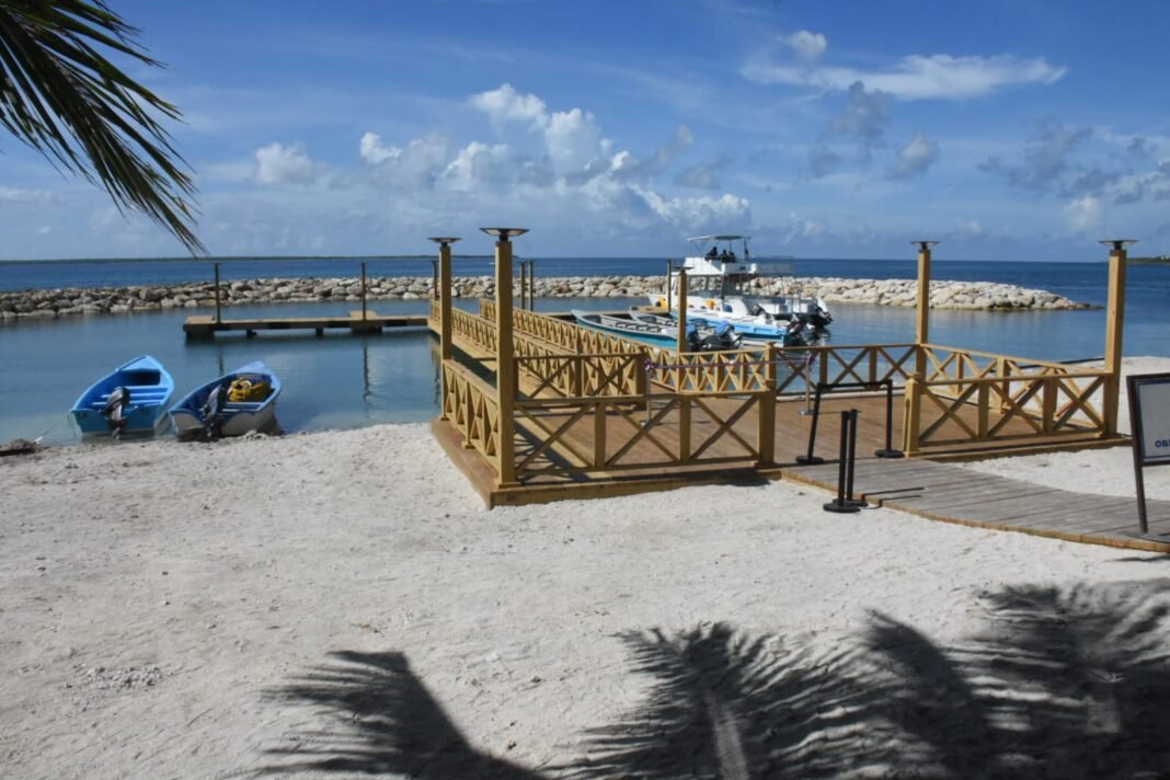 David Collado entrega muelle remozado en zona costera de Caleta, La Romana David Collado entrega muelle remozado en zona costera de Caleta, La Romana