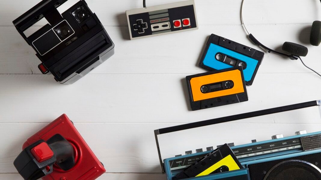 De reproductores de CD a cámaras Polaroid: las tendencias retro que arrasan en TikTok (pero esconden un secreto)