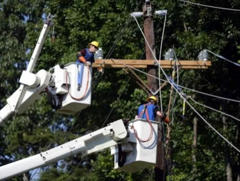EDES restablecen energía a más de 102 mil usuarios eléctrico; 3,500 siguen afectados