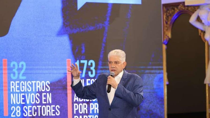 Eduardo Estrella explica cómo fue la grieta que sufrió la Circunvalación de Baní Eduardo Estrella explica cómo fue la grieta que sufrió la Circunvalación de Baní