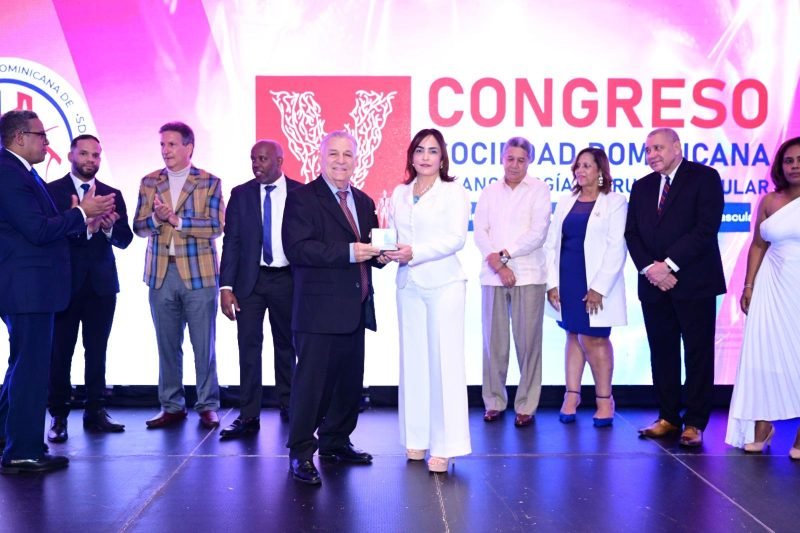 El 50 % de la población dominicana podría padecer várices, según experto El 50 % de la población dominicana podría padecer várices, según experto
