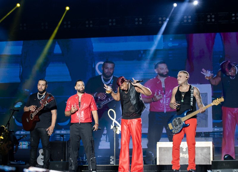 “Ella y yo”, de Aventura y Don Omar”, es una de las 250 mejores canciones del siglo XXI “Ella y yo”, de Aventura y Don Omar”, es una de las 250 mejores canciones del siglo XXI