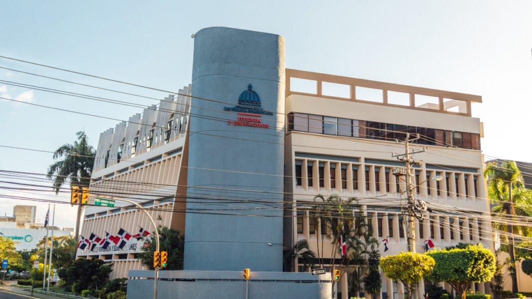Empresas chinas entregan al MIVHED estudios que supuestamente evidencian vulnerabilidad estructural de sus locales cerrados Empresas chinas entregan al MIVHED estudios que supuestamente evidencian vulnerabilidad estructural de sus locales cerrados