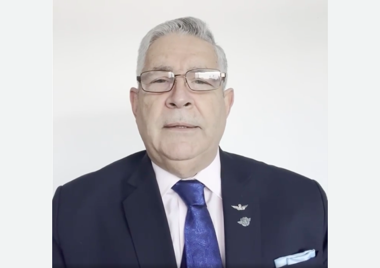 Escritor Melvin Cintrón presentará nuevo poemario Escritor Melvin Cintrón presentará nuevo poemario