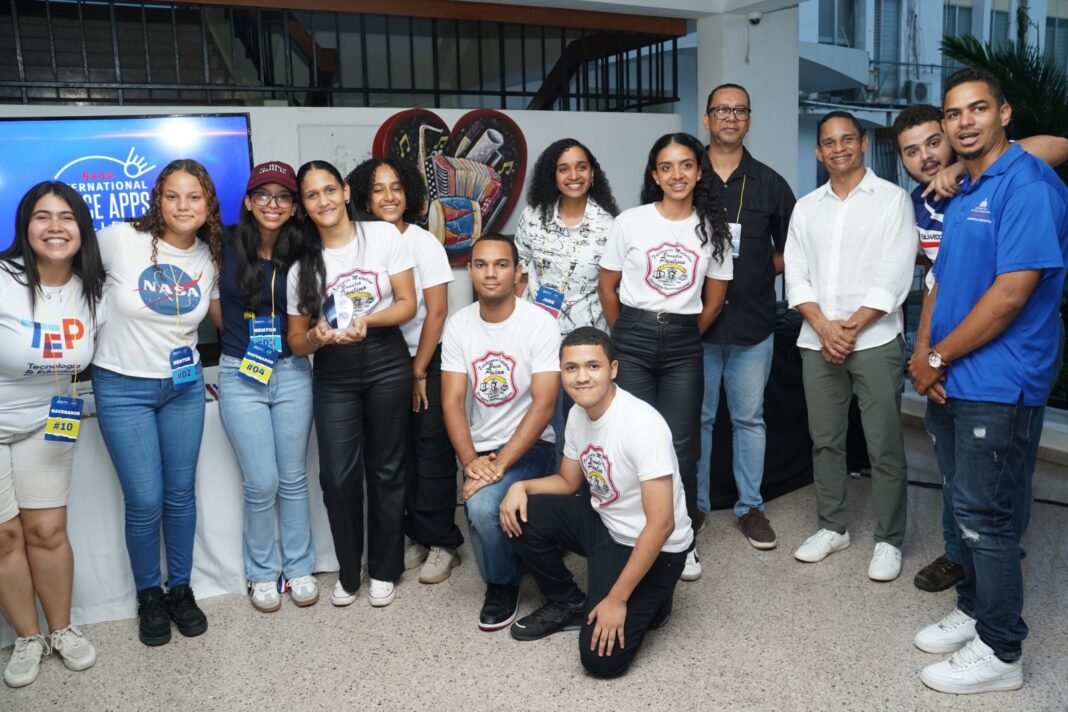 Estudiantes del sector público ganan todas las categorías del NASA Space Apps Challenge 2025 en Santiago de los Caballeros Estudiantes del sector público ganan todas las categorías del NASA Space Apps Challenge 2025 en Santiago de los Caballeros