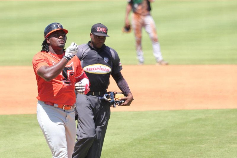 Félix Reyes jonronea y conduce Toros a derrotar Estrellas