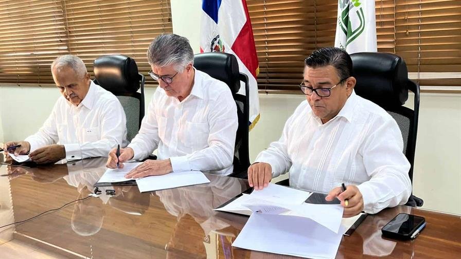 Firman acuerdo que desarrolla programas agropecuarios para reinserción en el sistema penitenciario Firman acuerdo que desarrolla programas agropecuarios para reinserción en el sistema penitenciario