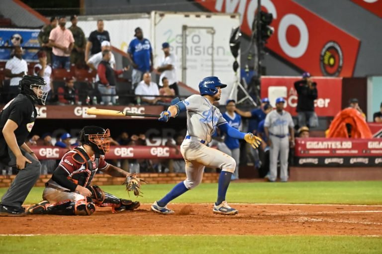 Gustavo Núñez guía a Tigres del Licey apretado triunfo sobre Gigantes del Ciba Gustavo Núñez guía a Tigres del Licey apretado triunfo sobre Gigantes del Ciba