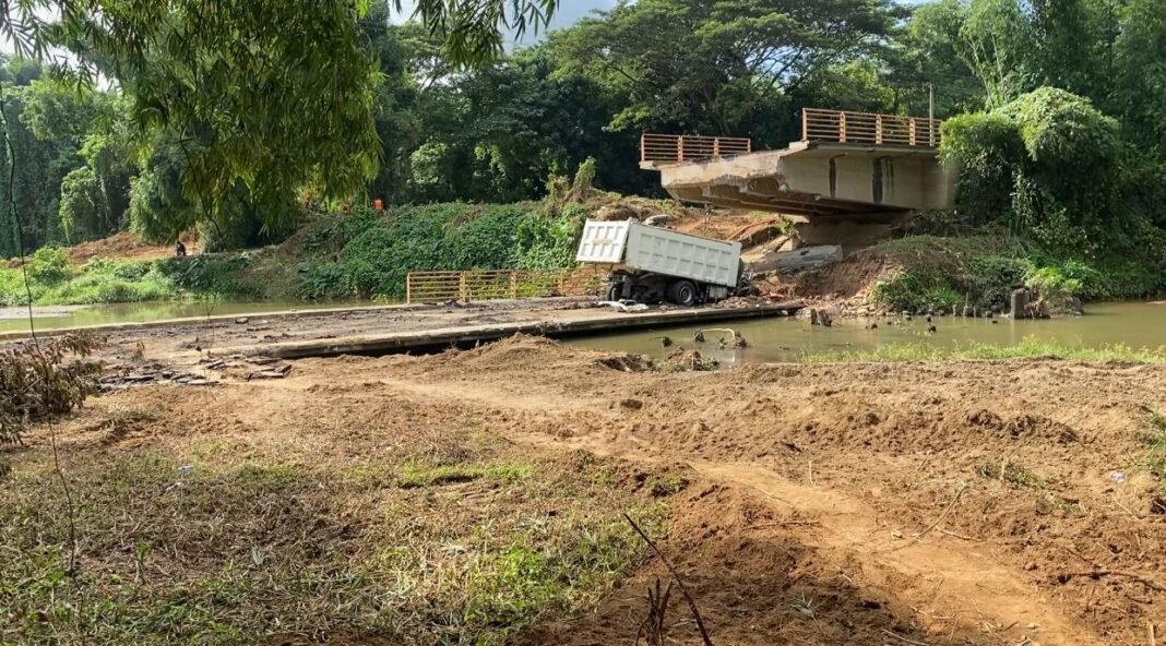 Hubieres exige construcción «urgente» de un nuevo puente sobre el río Ozama tras tragedia en Monte Plata Hubieres exige construcción «urgente» de un nuevo puente sobre el río Ozama tras tragedia en Monte Plata