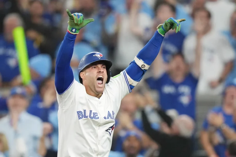jonrón de Springer envía a los Blue Jays a la Serie Mundial con triunfo 4-3 sobre Mariners en el Juego 7 de la ALCS jonrón de Springer envía a los Blue Jays a la Serie Mundial con triunfo 4-3 sobre Mariners en el Juego 7 de la ALCS