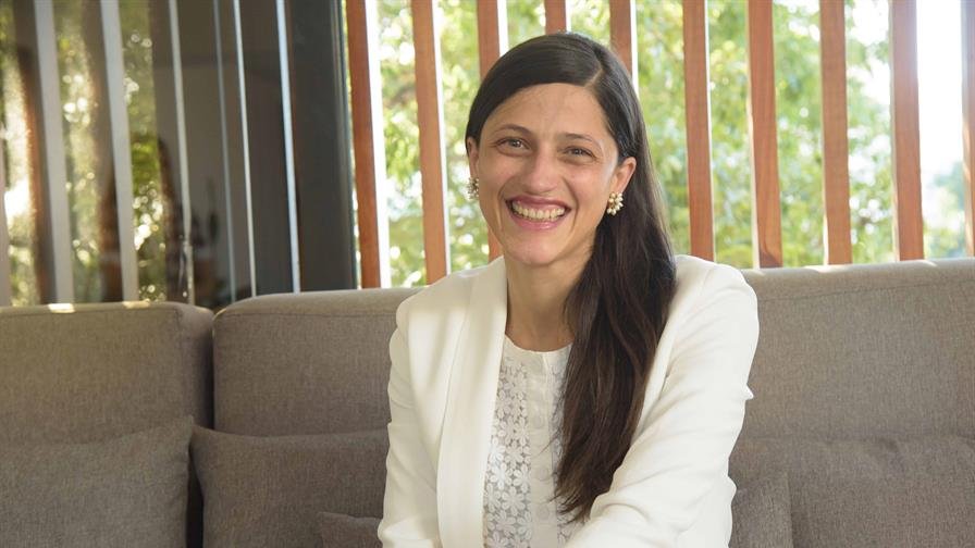 La franco-dominicana Eléonore Caroit es nombrada ministra del gobierno francés La franco-dominicana Eléonore Caroit es nombrada ministra del gobierno francés