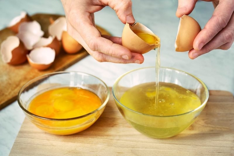 Las claras de huevo: un alimento sencillo con poder extraordinario Las claras de huevo: un alimento sencillo con poder extraordinario